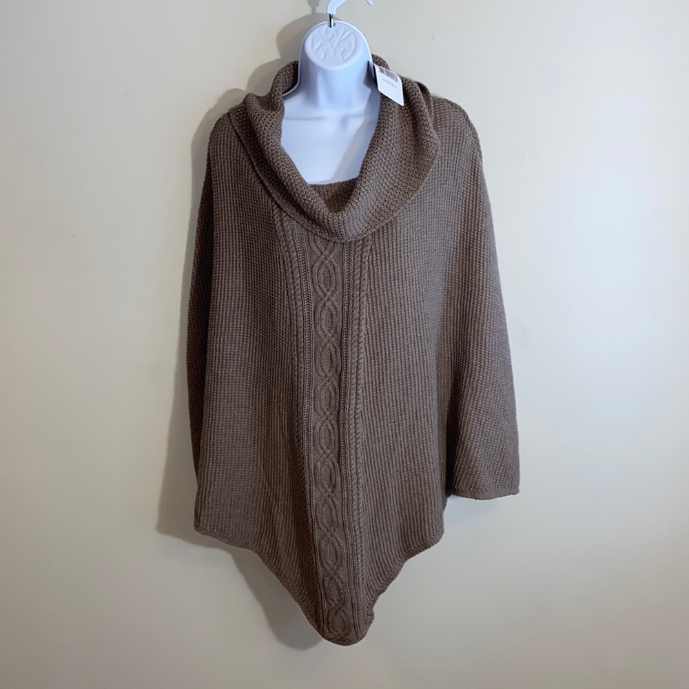 NWT Jeanne Pierre Sweater Poncho